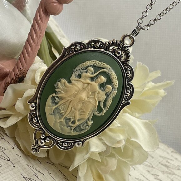Dancers Muses Muse Cameo Green Victorian Necklace Charm Gift Mom Wife Daughter - Picture 2 of 10